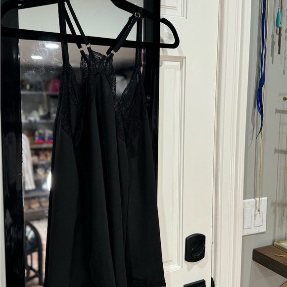 Razor back black lace trim top size small - Picture 13 of 13